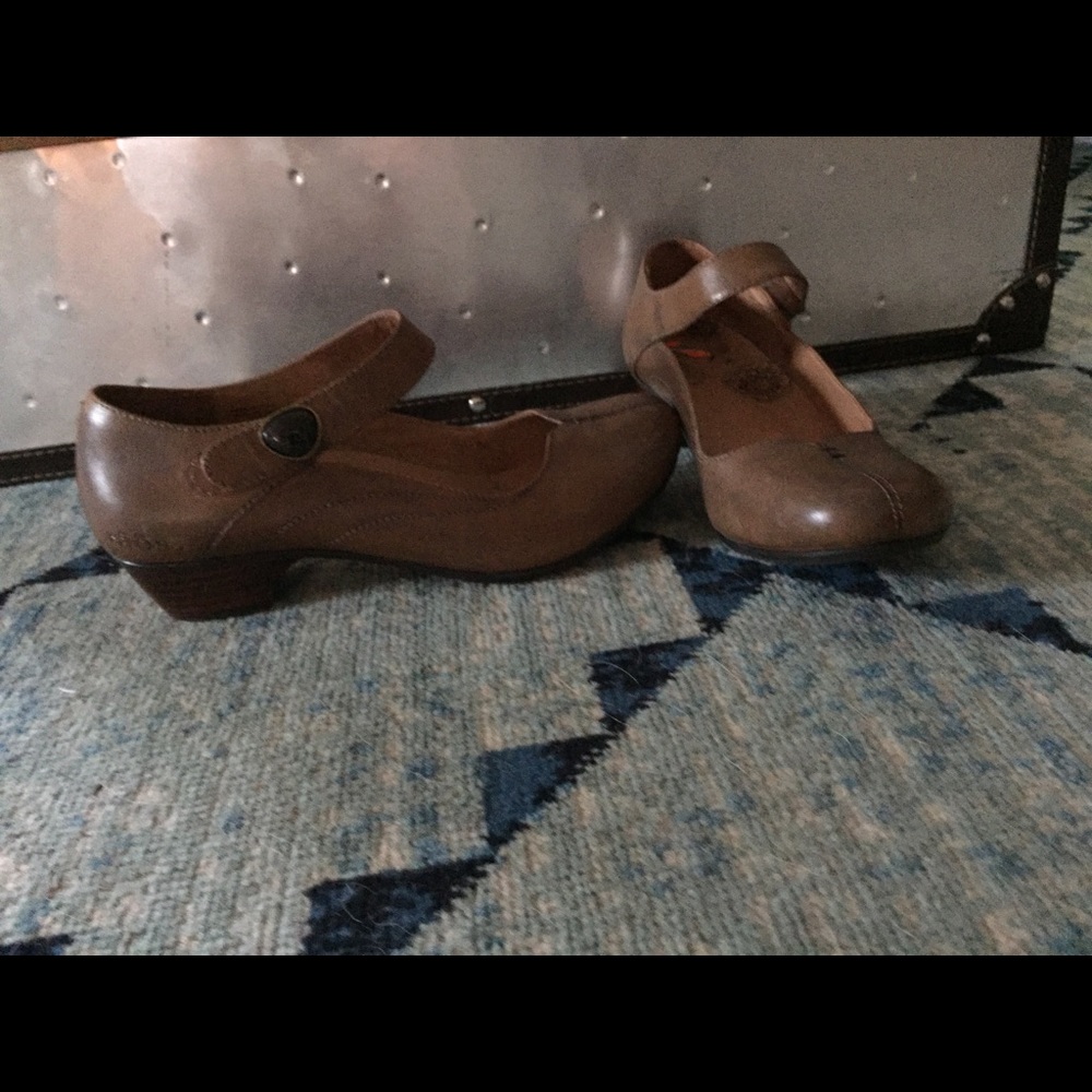 Taos size 7